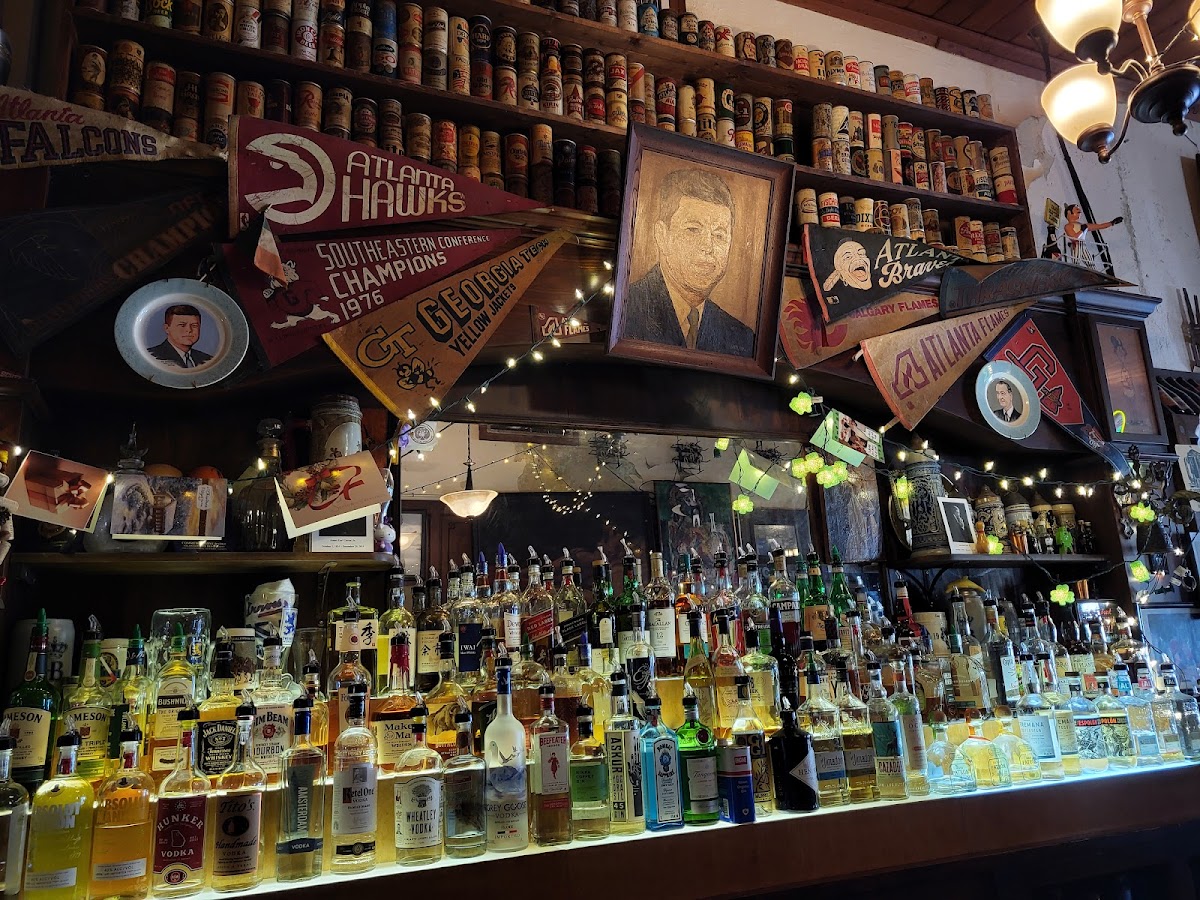 Manuel's Tavern 4