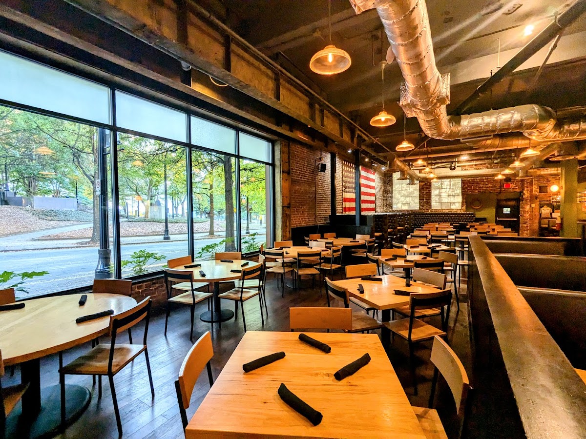 Max Lager's Wood-Fired Grill & Brewery 4