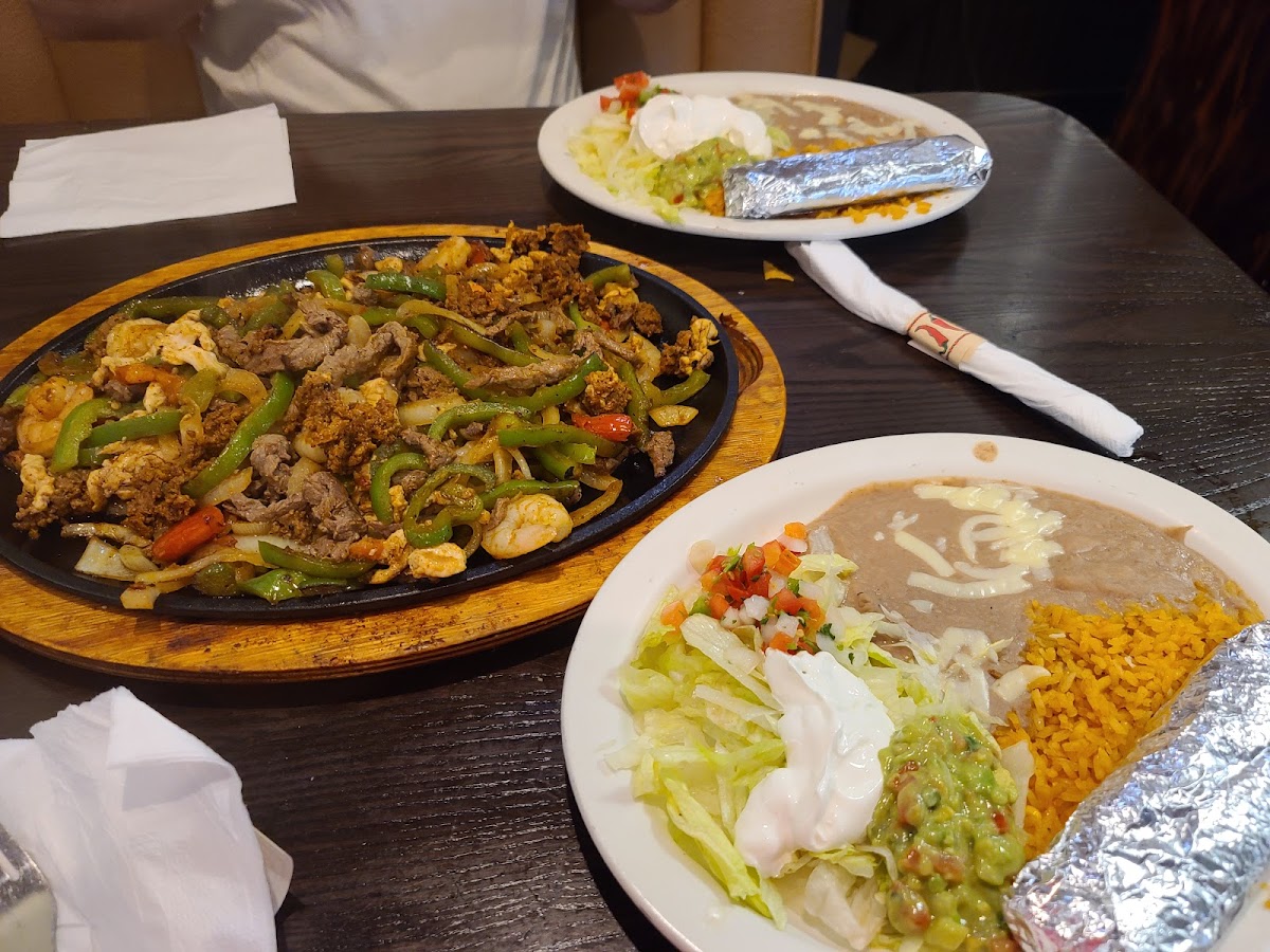 Mi Pueblo Mexican restaurant, photo 2
