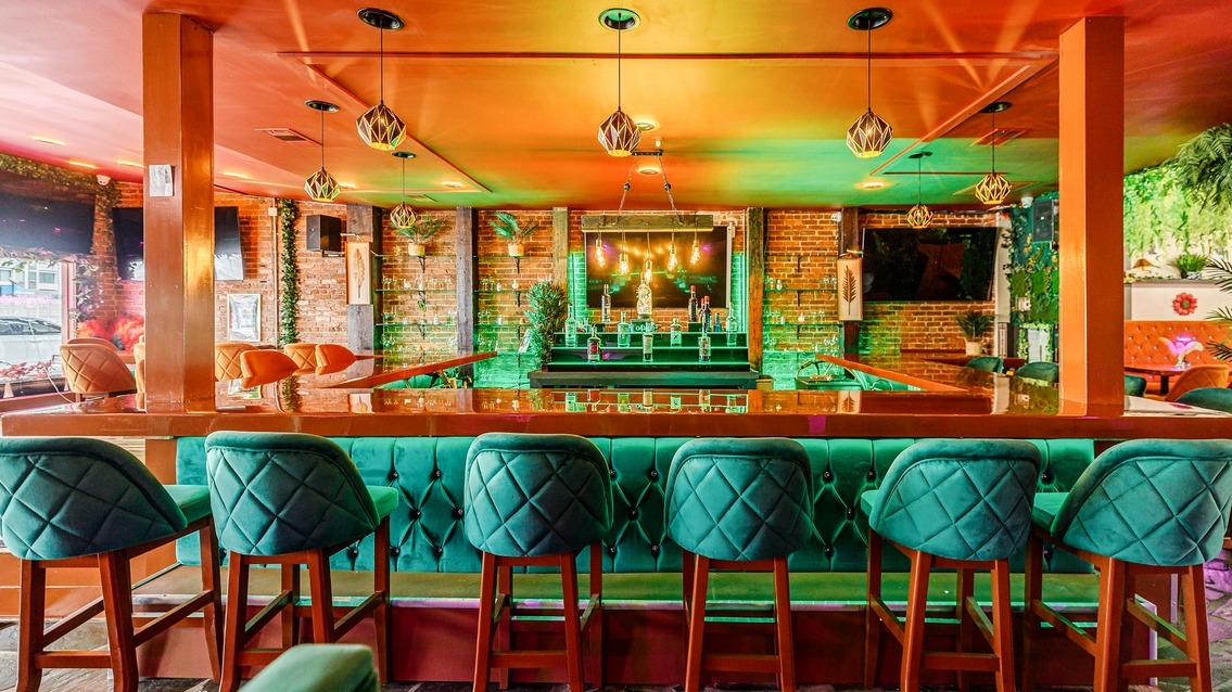 Miss Conduck - Romantic date spot in Atlanta