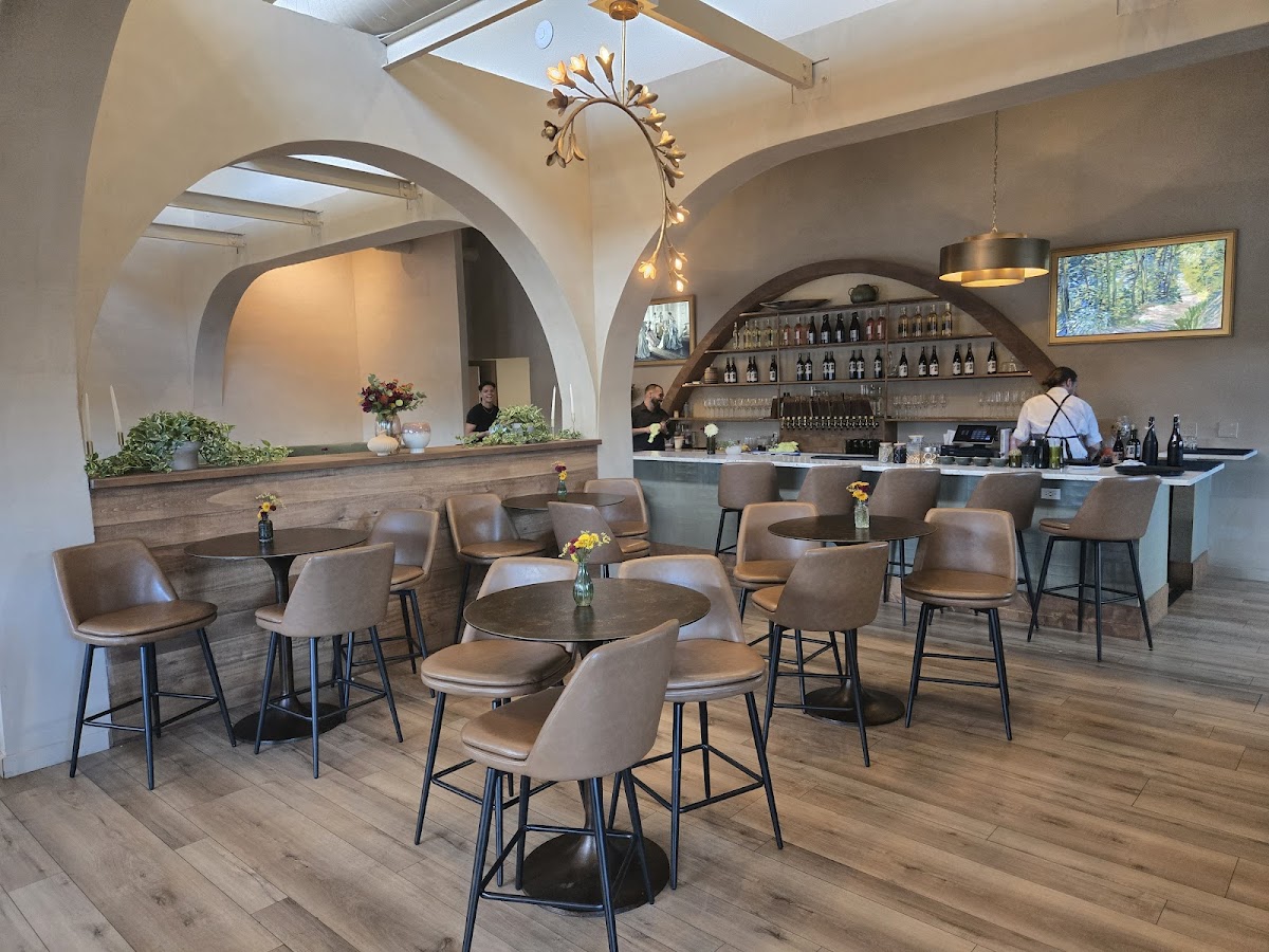 Mission Wine & Dine, Foto 1