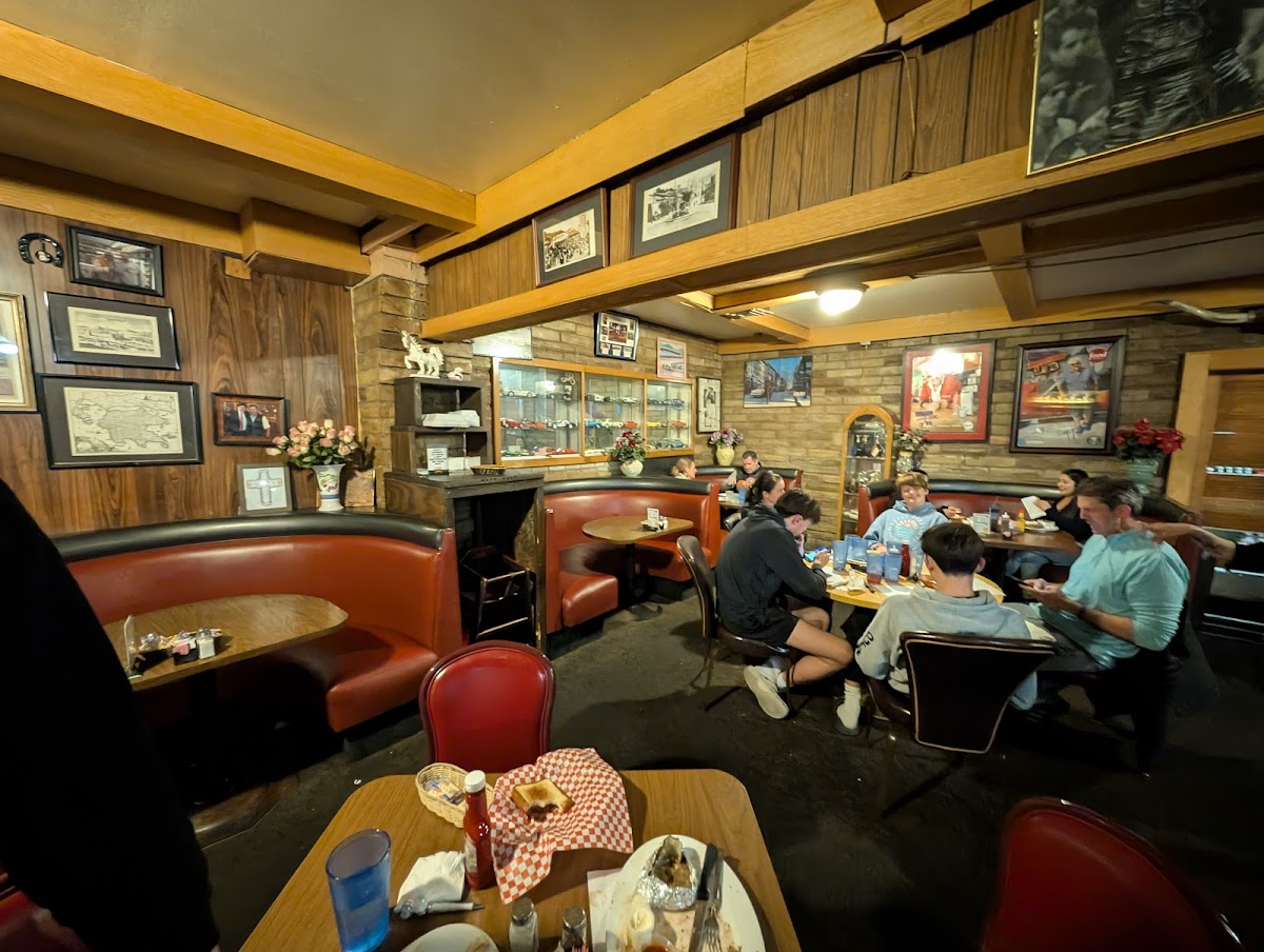 Monte Carlo Liquors & Steak House 4