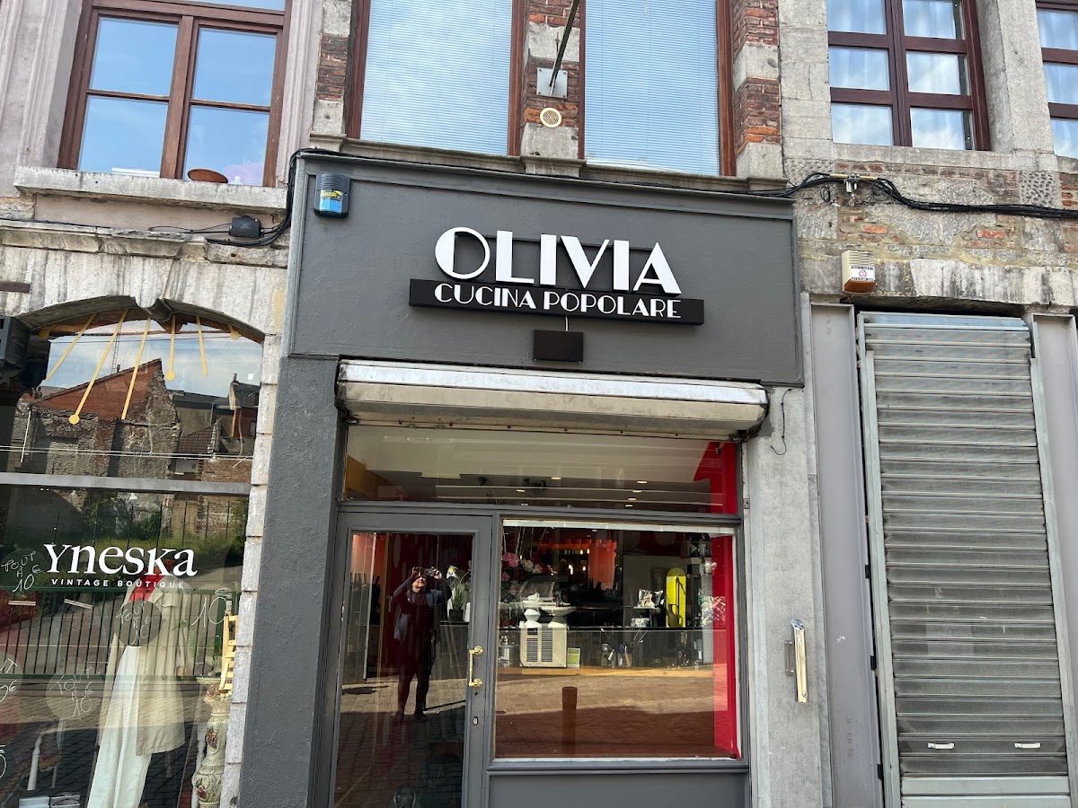 Olivia, photo 1