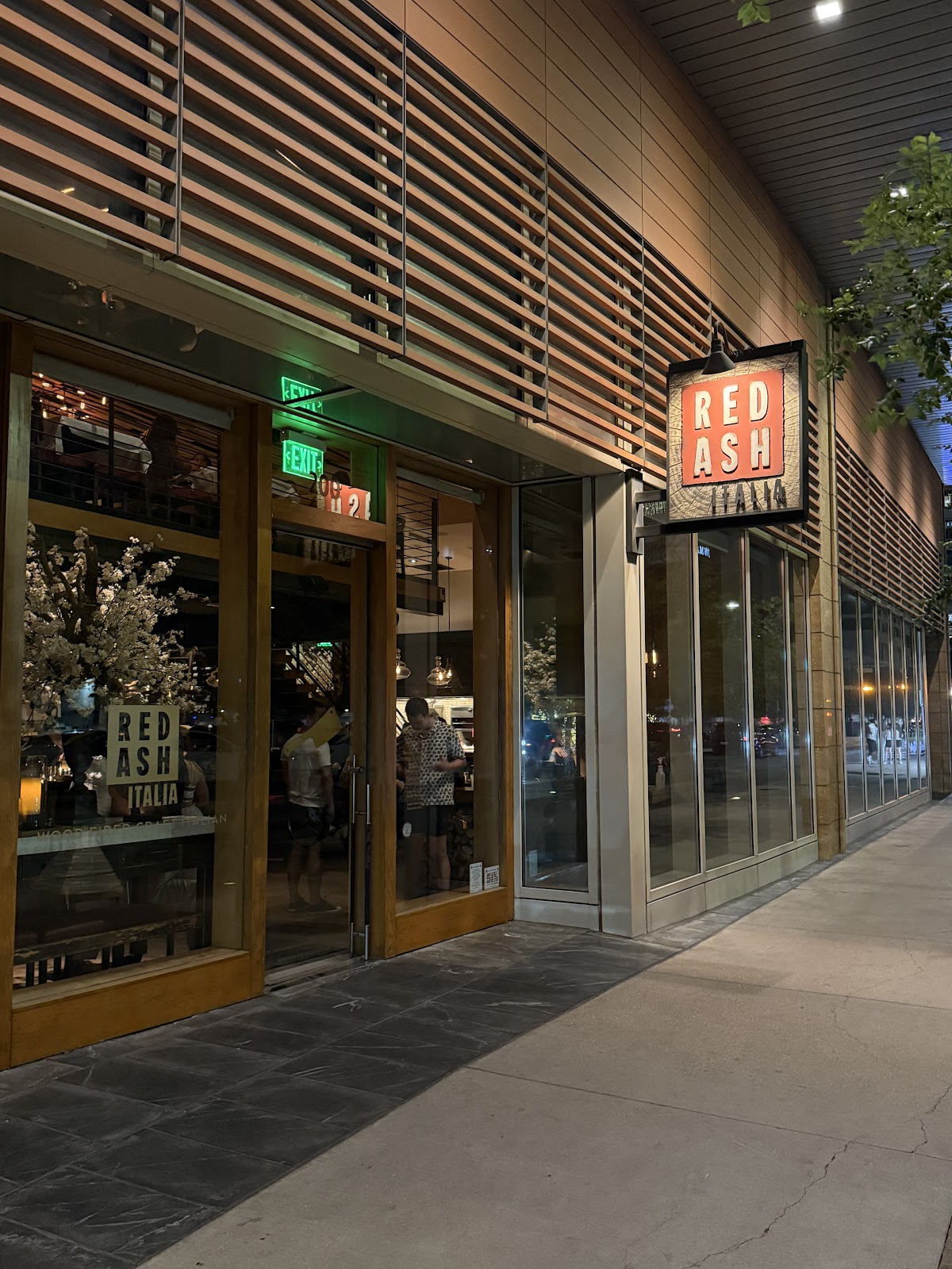 Red Ash - Romantic date spot in Austin