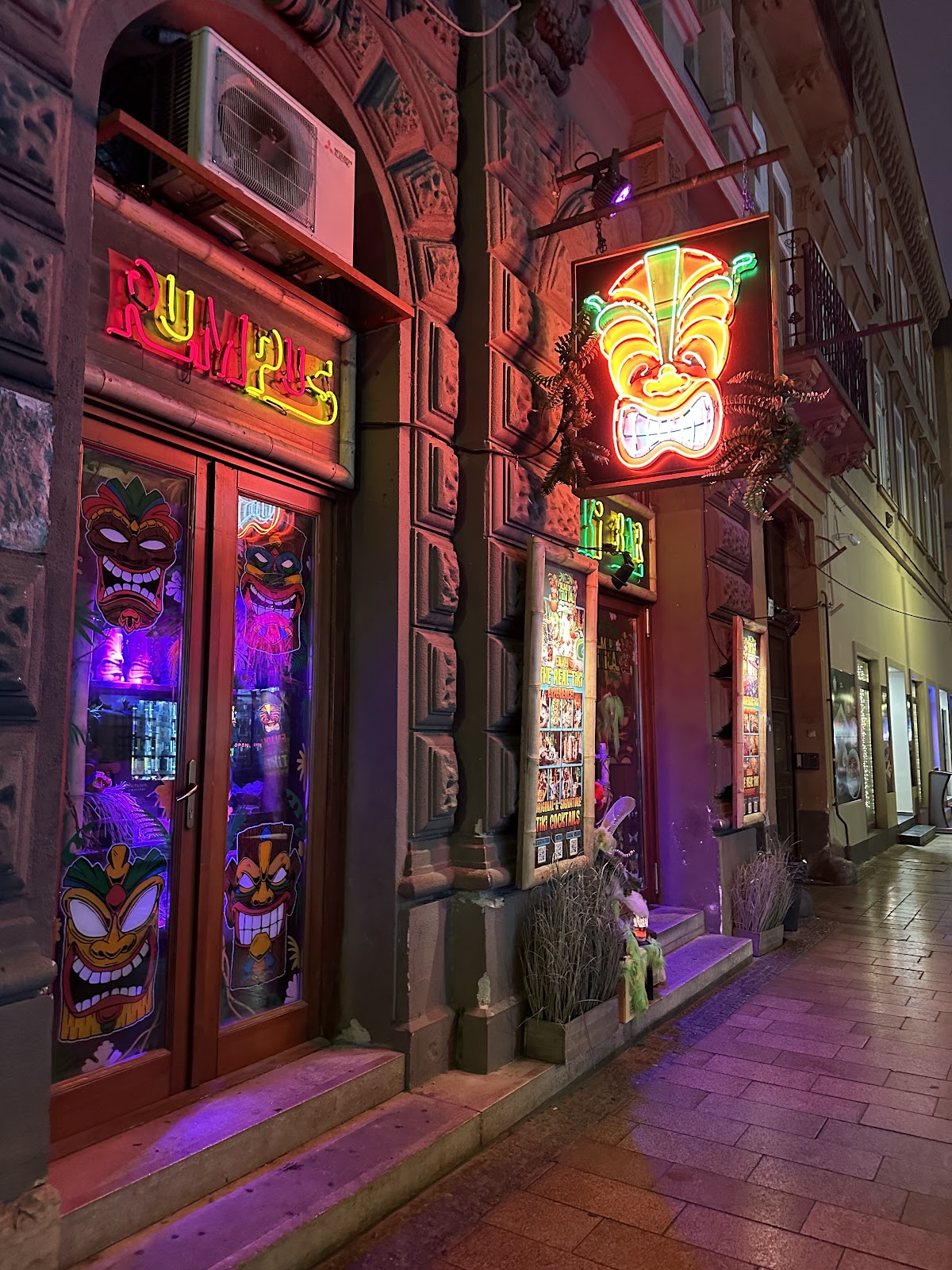 Rumpus Tiki Bar, photo 1