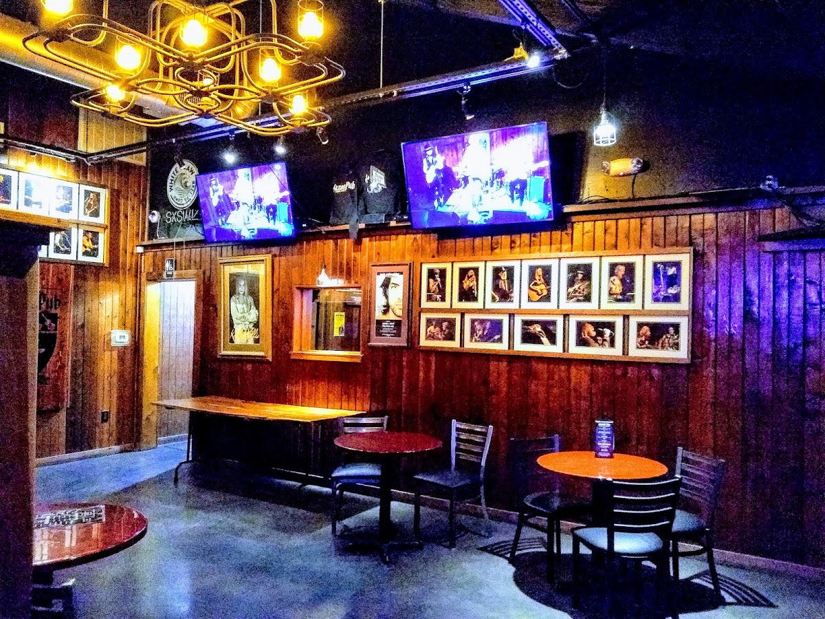 Saxon Pub 4