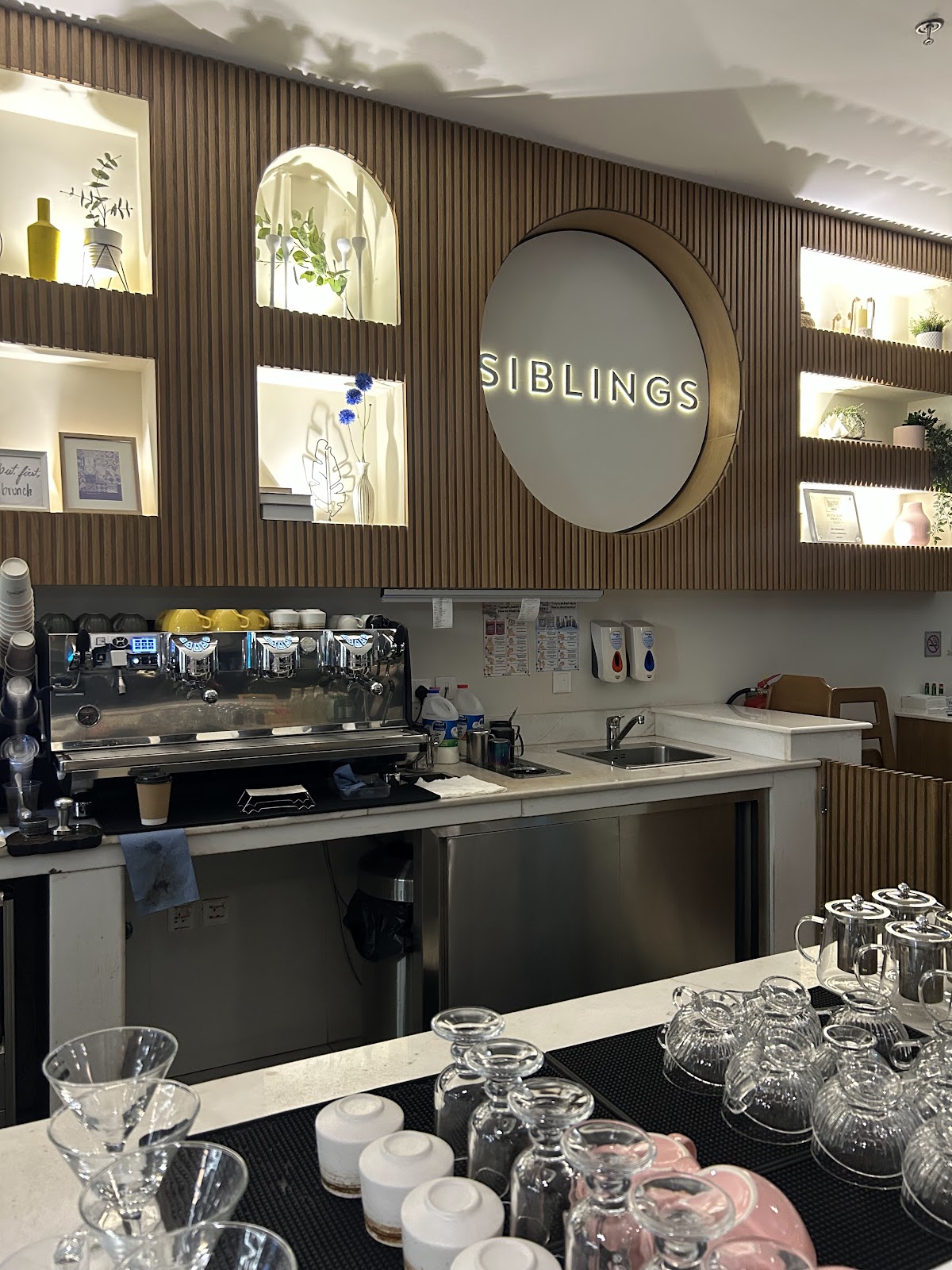 Siblings Restaurant & Cafe, foto 1