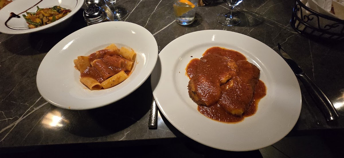 Sinatra's, Foto 2