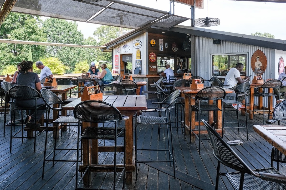 Six Feet Under Pub & Fish House - Grant Park, Foto 1