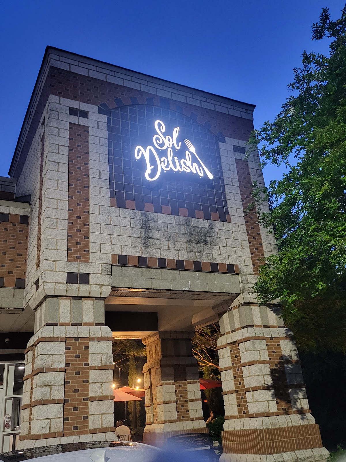 Sol'Delish CLT Restaurant - Romantic date spot in Charlotte