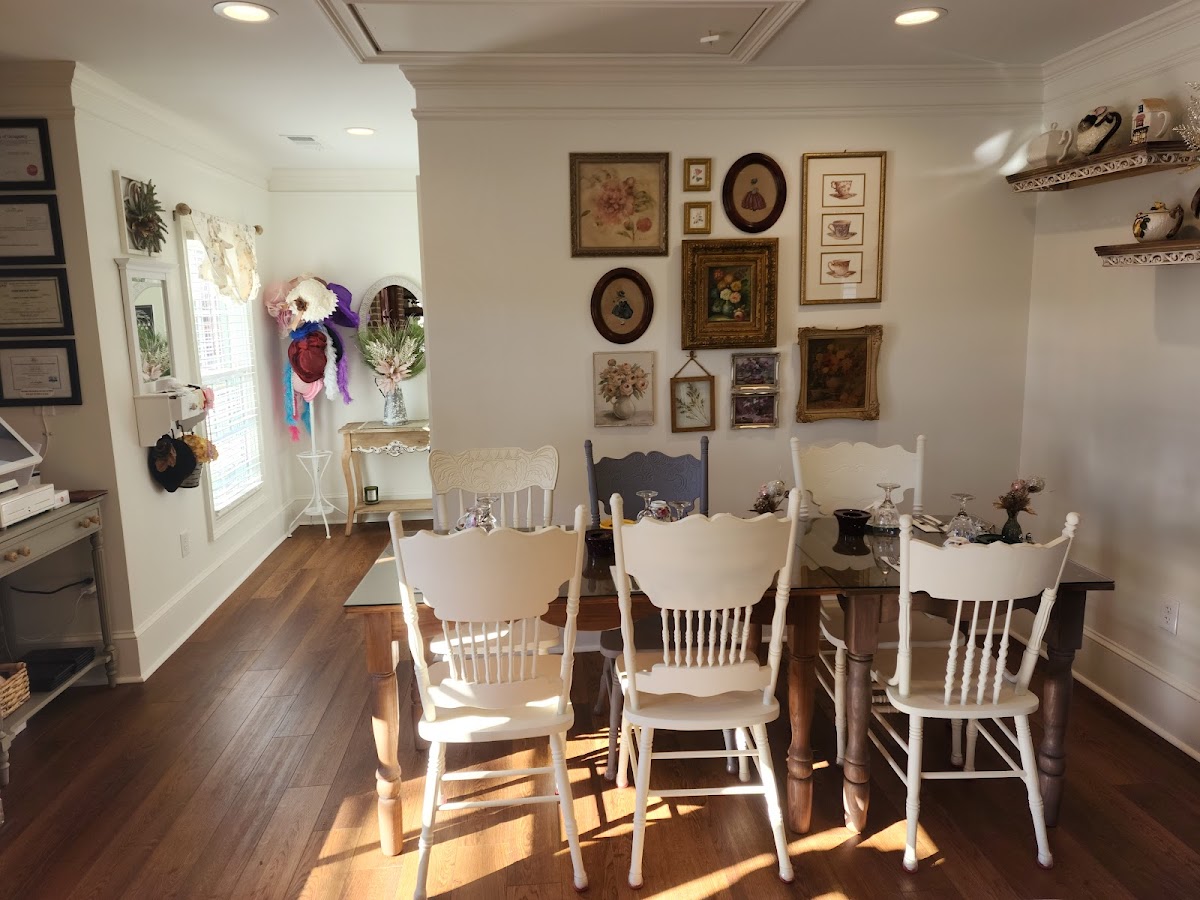 Tea Time at the Cottage, foto 1