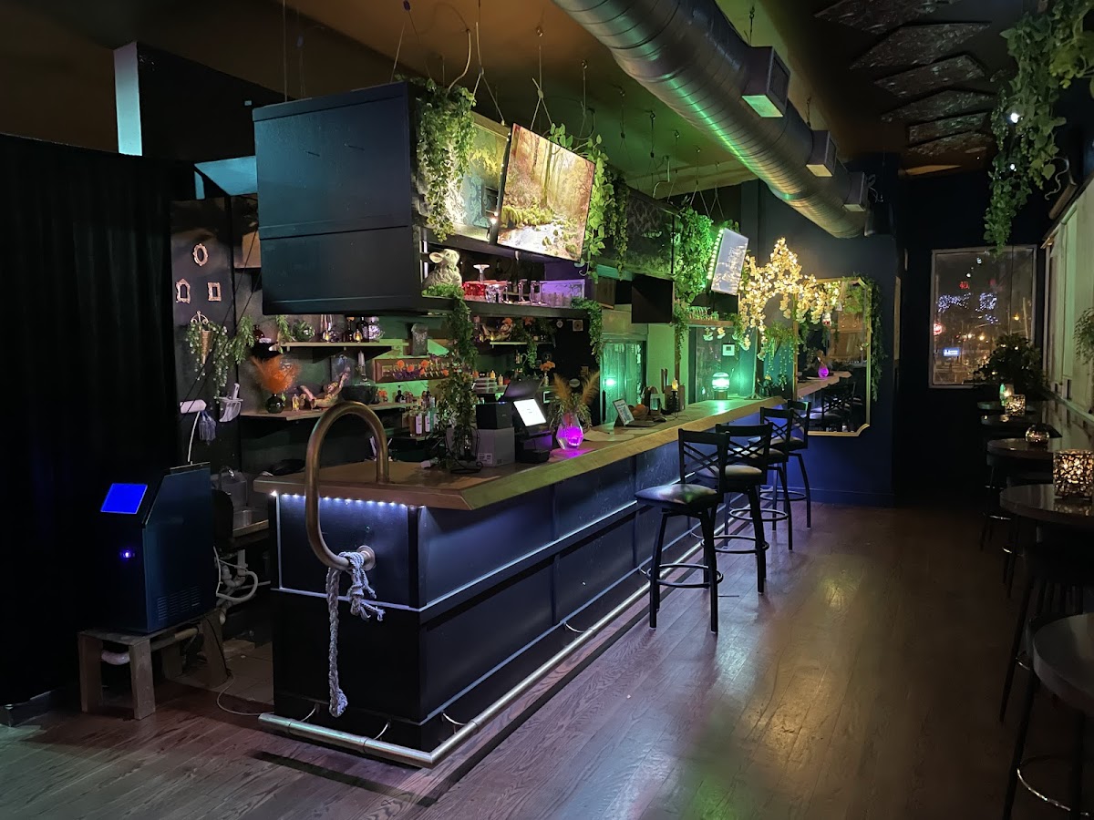 Tea'z Social - Romantic date spot in Atlanta