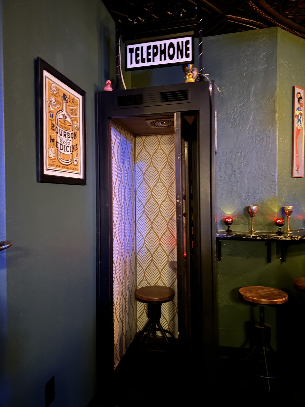 Teddy Roe's - Romantic date spot in Albuquerque