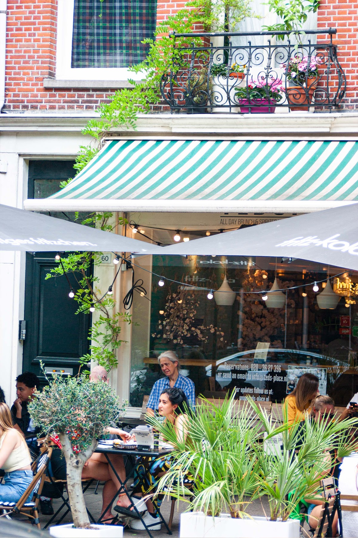 Teds Amsterdam Oud West - All Day Brunch - Romantic date spot in Amsterdam