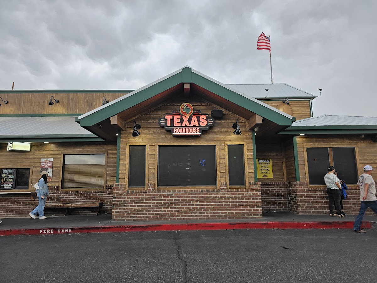 Texas Roadhouse - Romantic date spot in Albuquerque
