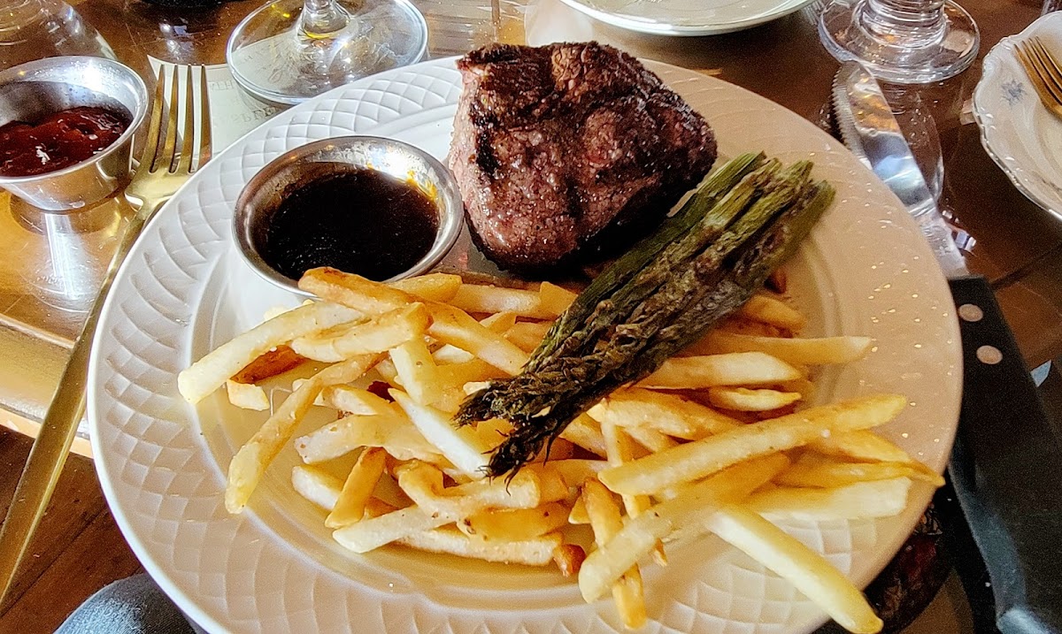 The Baker House and Lake Geneva Steak House, foto 3