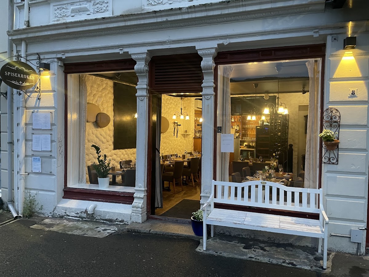 The Dining Hook, foto 1
