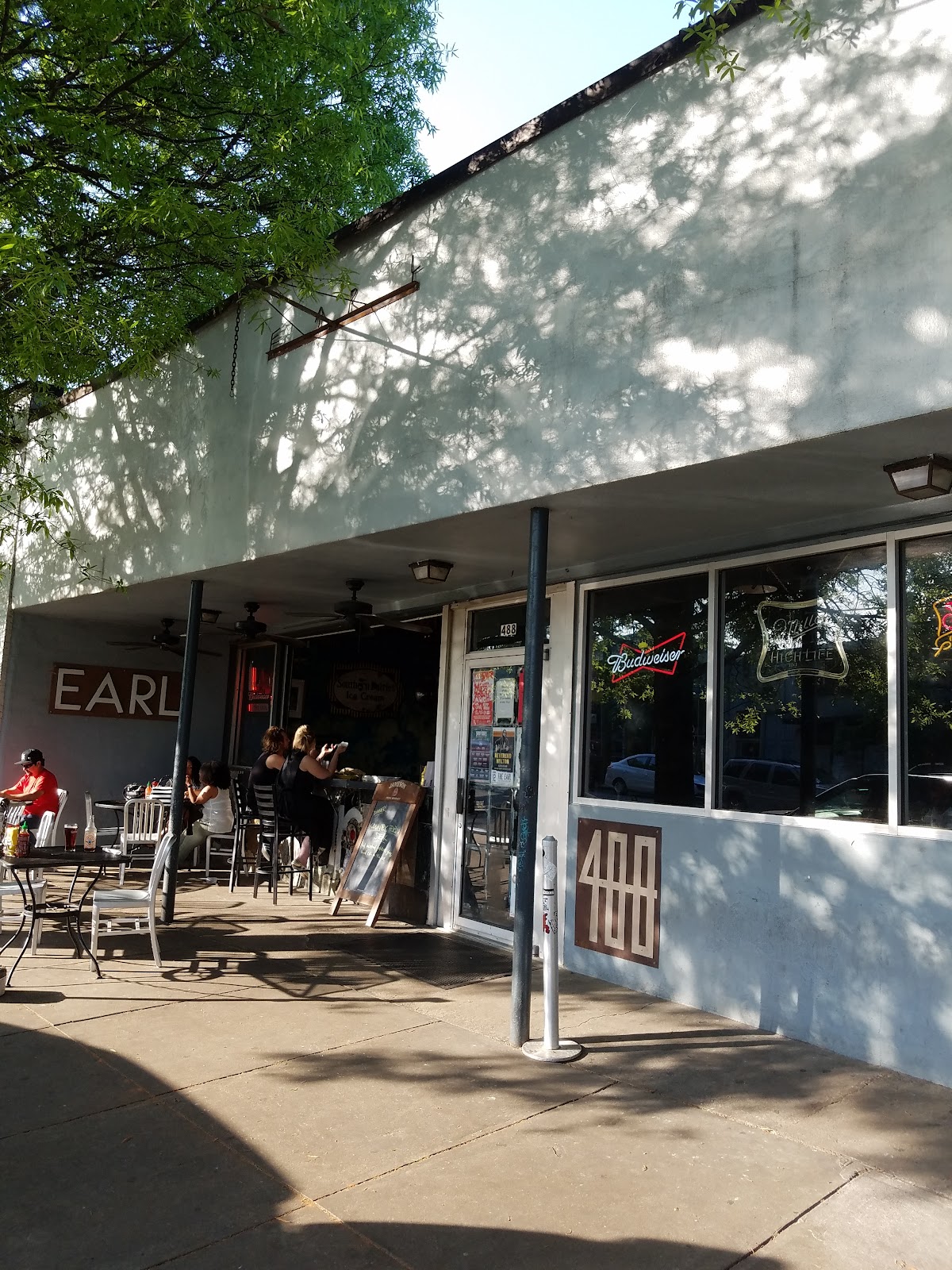 The EARL - Romantic date spot in Atlanta
