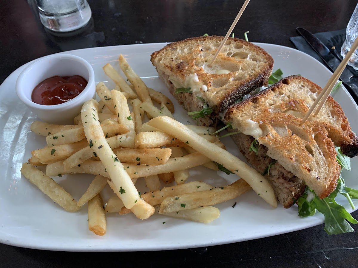 The Hidden House, photo 2
