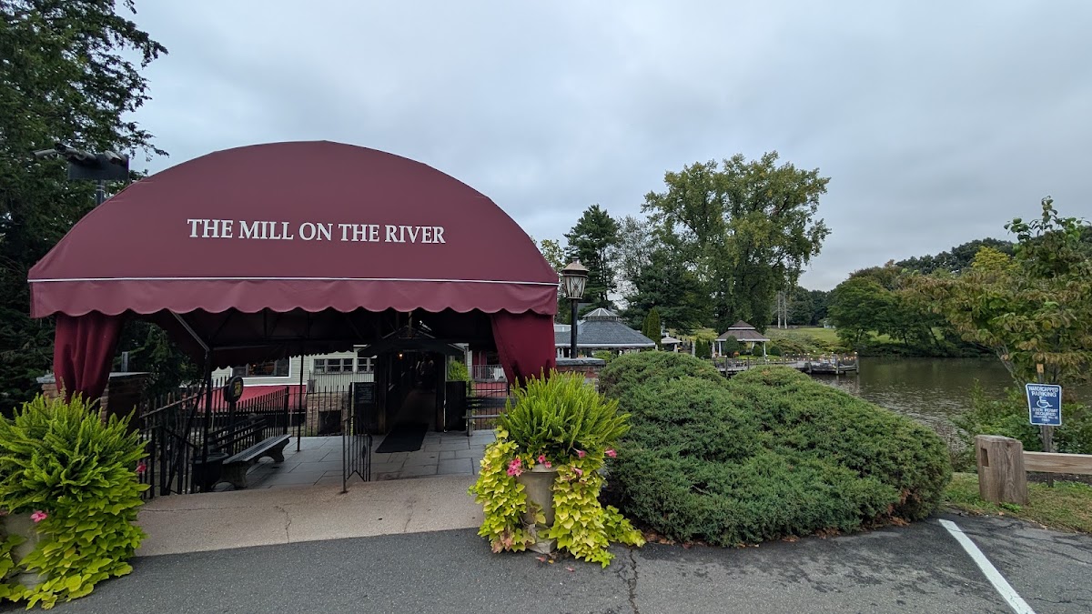 The Mill on the River, foto 1