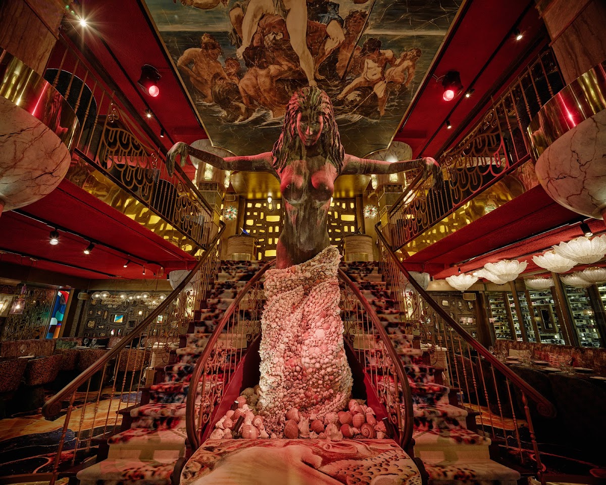 The SIREN Restaurant & Bar - Romantic date spot in Amsterdam