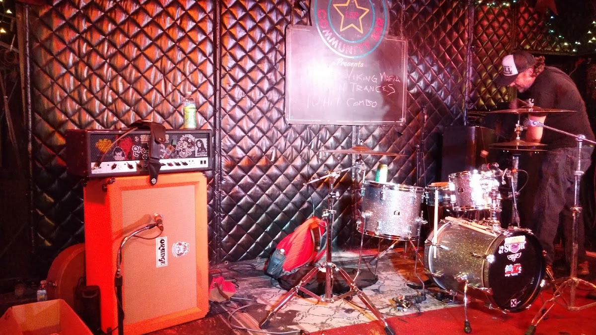 The Star Community Bar - Romantic date spot in Atlanta
