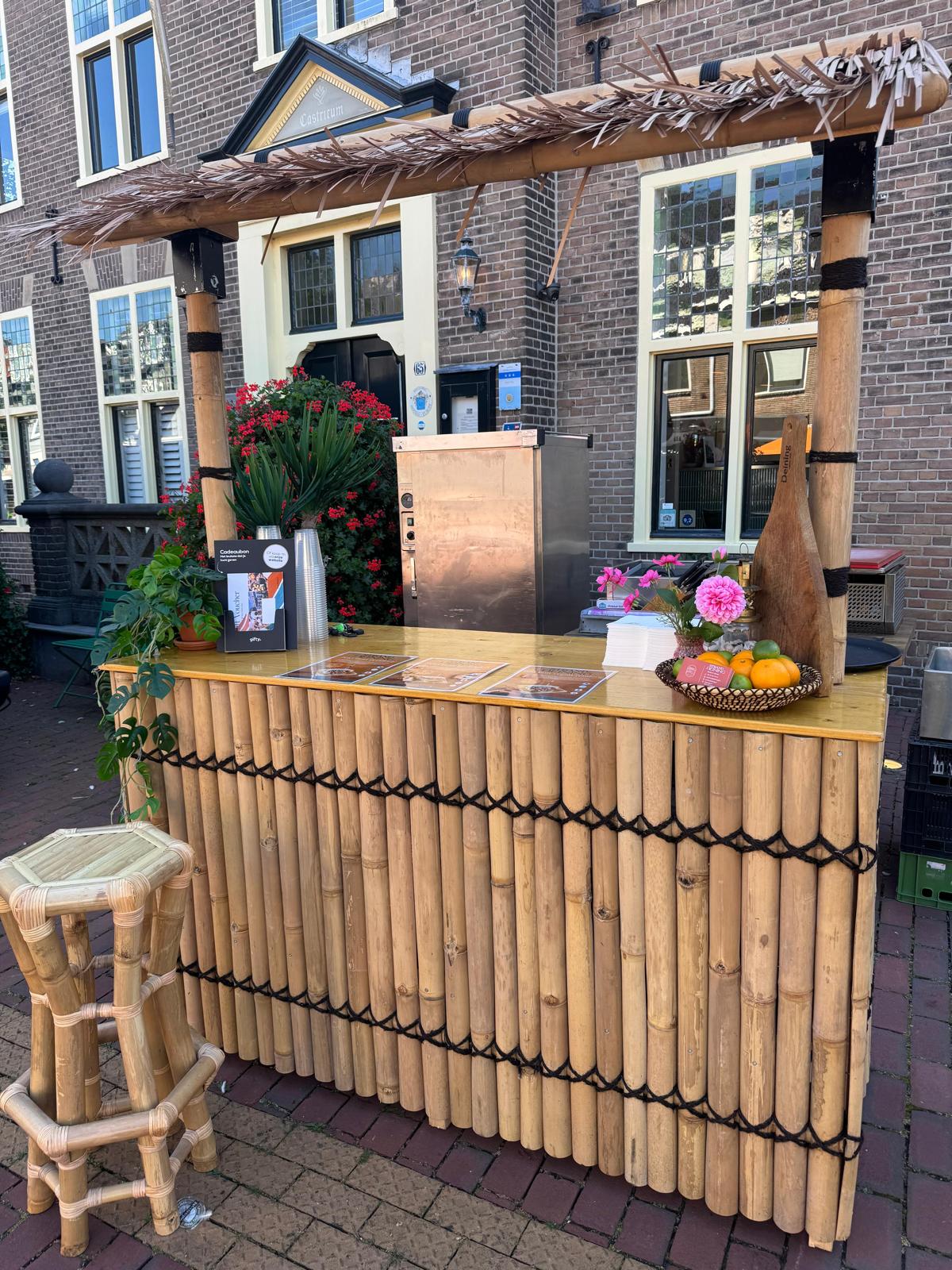 Tiki Bar Huren 2