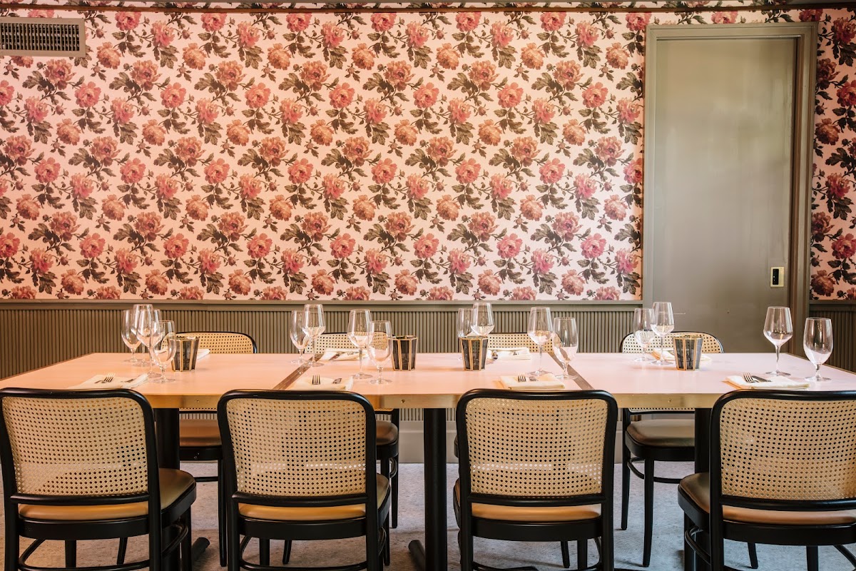 Tiny Lou's - Romantic date spot in Atlanta