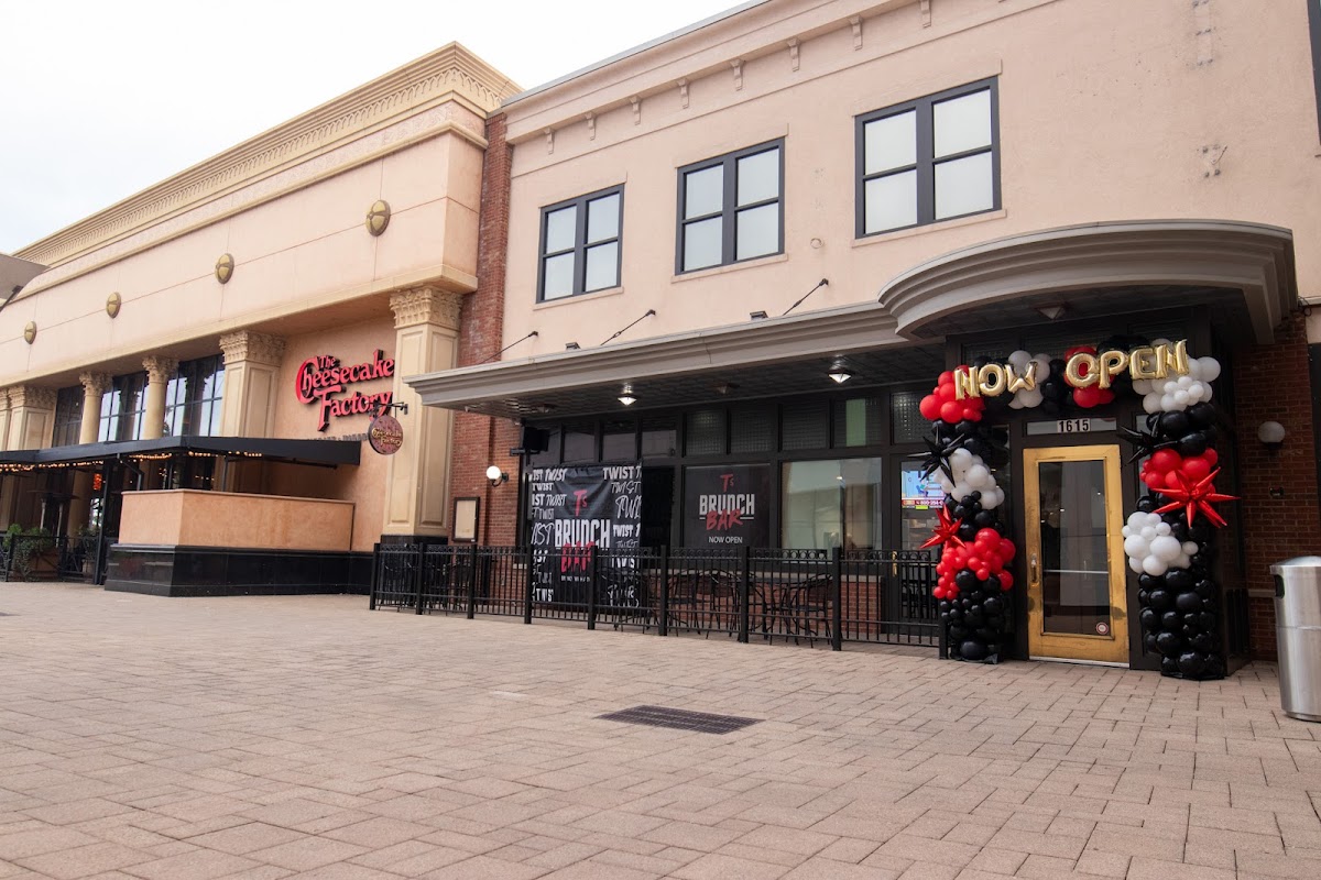 T'S BRUNCH BAR CUMBERLAND MALL - Romantic date spot in Atlanta