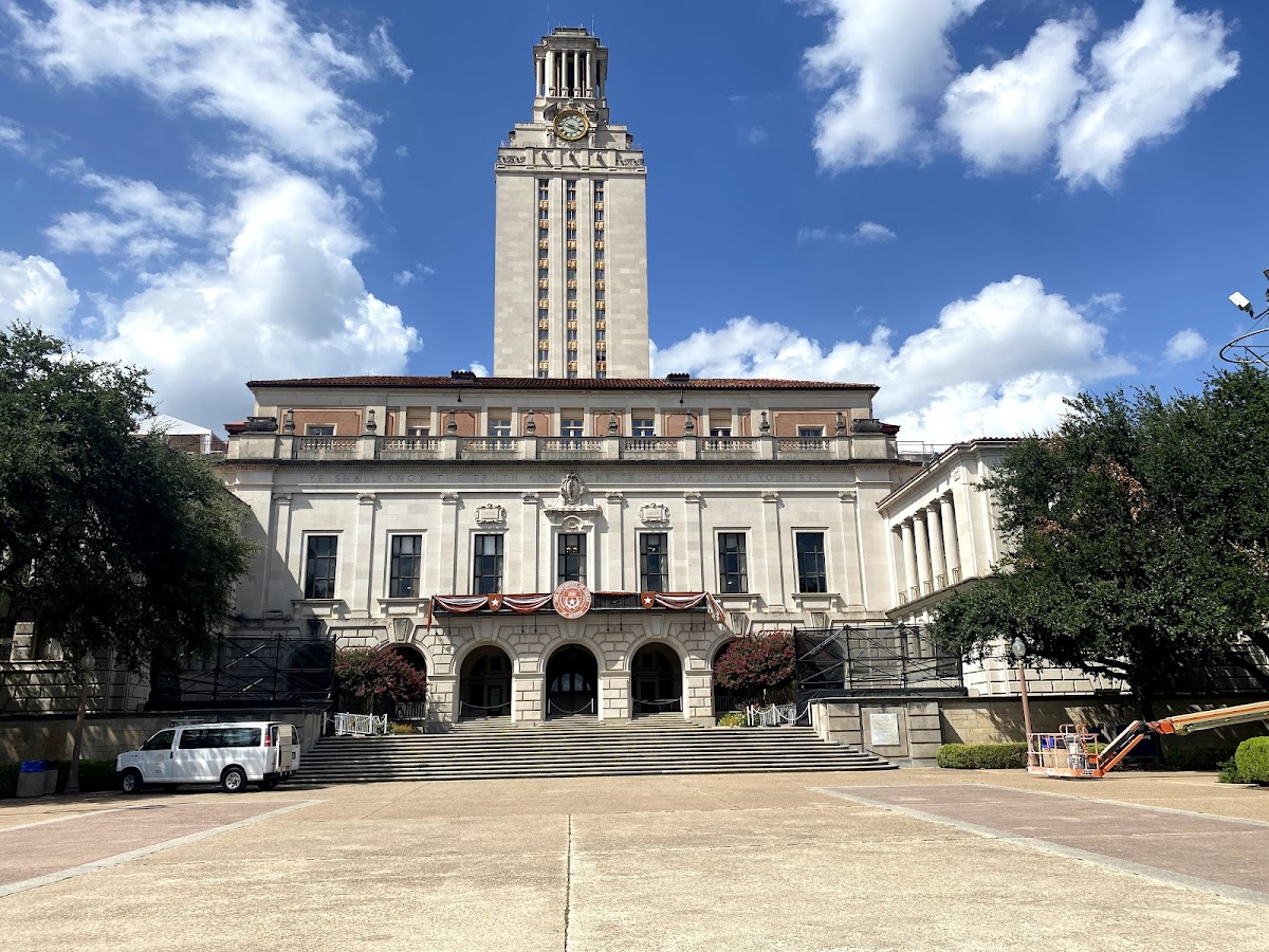 UT Tower, foto 1