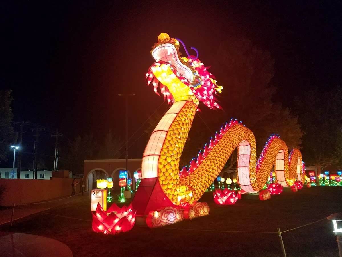 Villa Hispana - Romantic date spot in Albuquerque