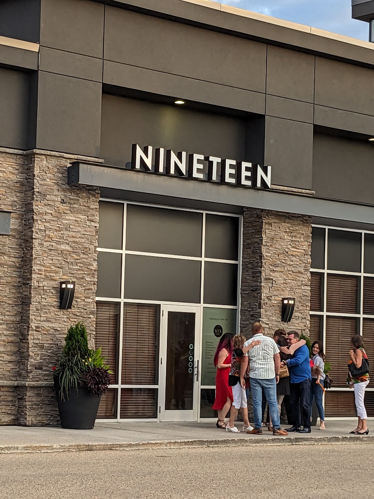 XIX Nineteen, photo 1