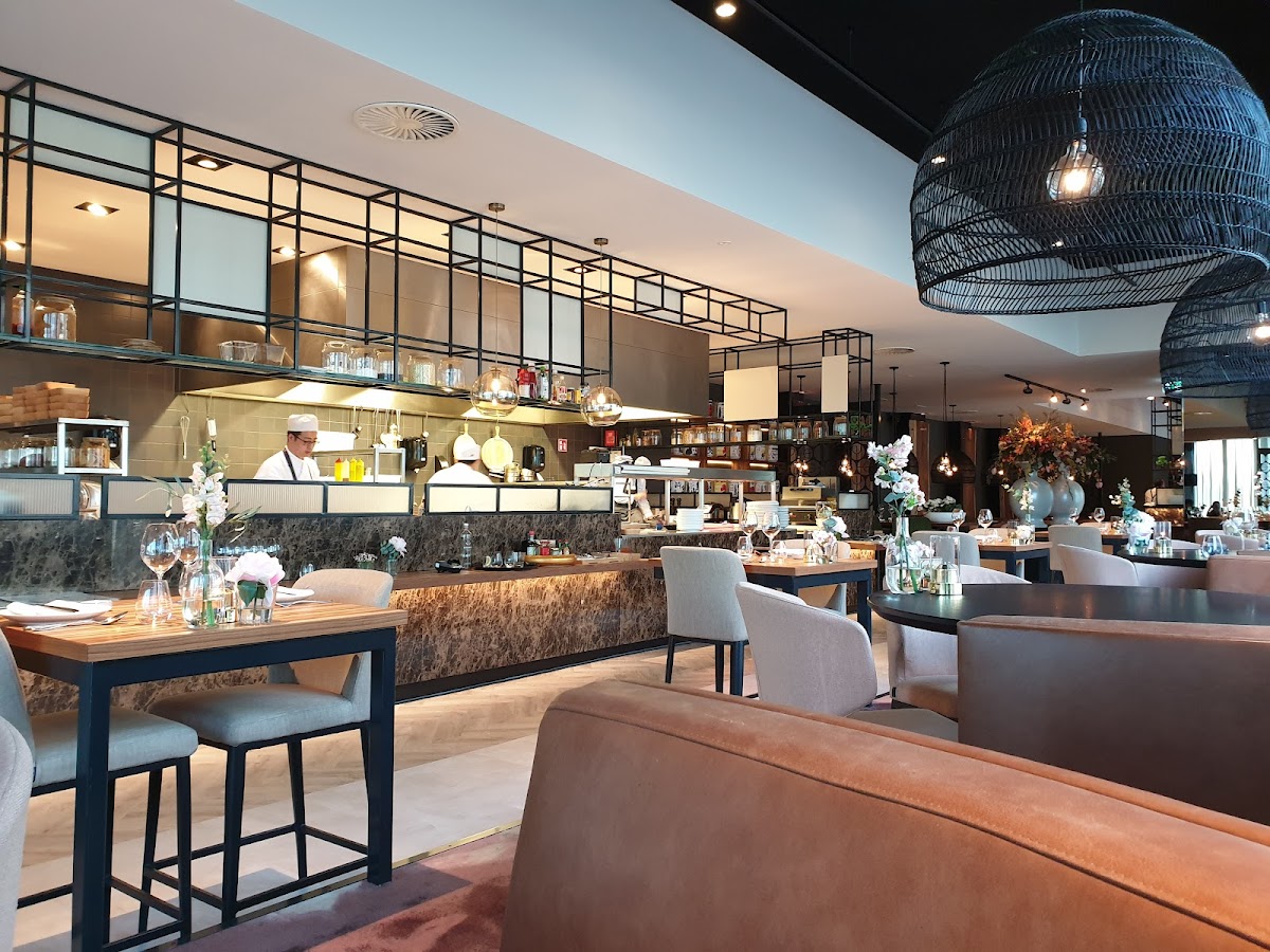 Yip Asian Bar & Restaurant, photo 1