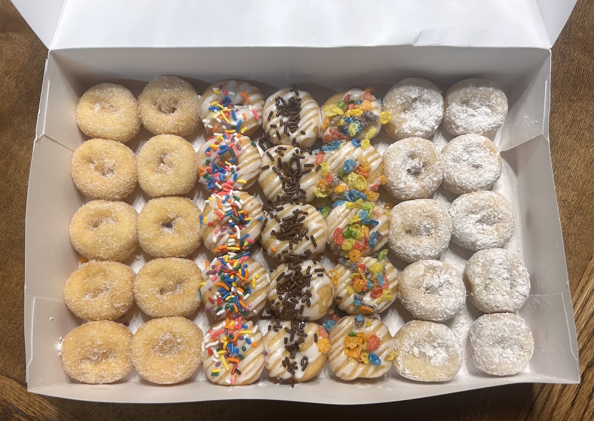 Yummy's Mini Donuts and Ice Cream 4